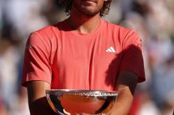 英雄联盟总决赛门票-ATP总决赛碾压法网，西西帕斯关键制胜