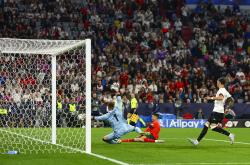 英雄联盟总决赛2025-欧国联赛临近尾声，精彩纷呈