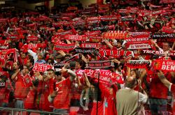 英雄联盟总决赛时间-利物浦防线铁桶圈稳守传统保级的简单介绍