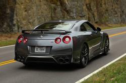 英雄联盟总决赛直播-节奏掌控与个人接管，篮球场上的唯一性艺术