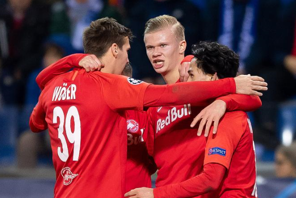 关于阿贾克斯客战不利，出线形势堪忧的信息