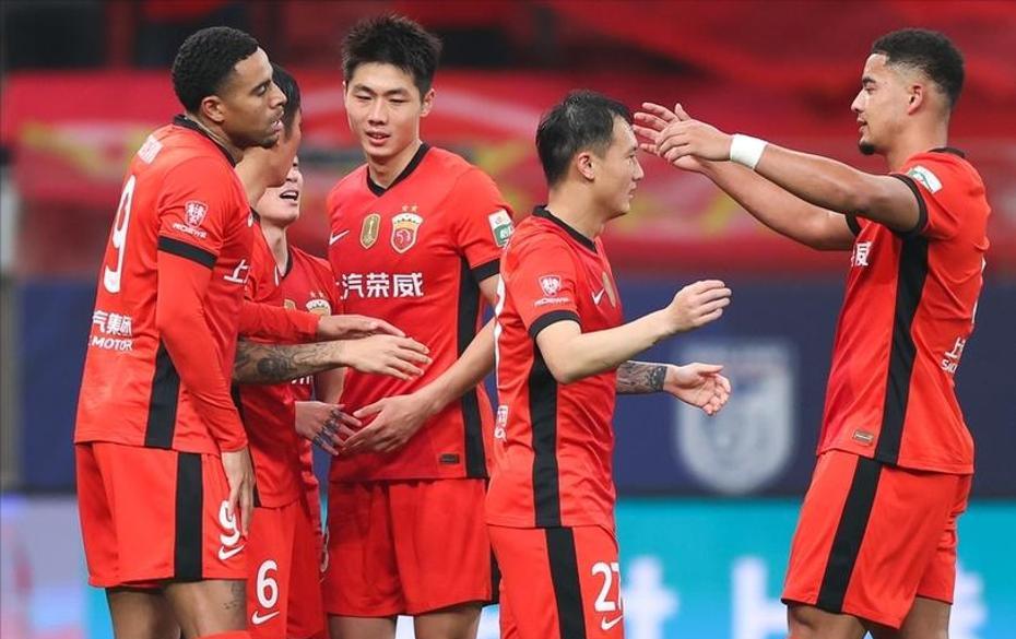 包含亚泰客场大胜鲁能，喜迎胜利的词条