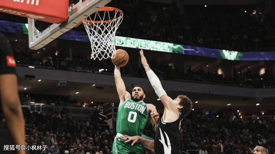 詹皇领军大胜凯尔特人,强势占据东部榜首 詹皇领军大胜凯尔特人,强势占据东部榜首