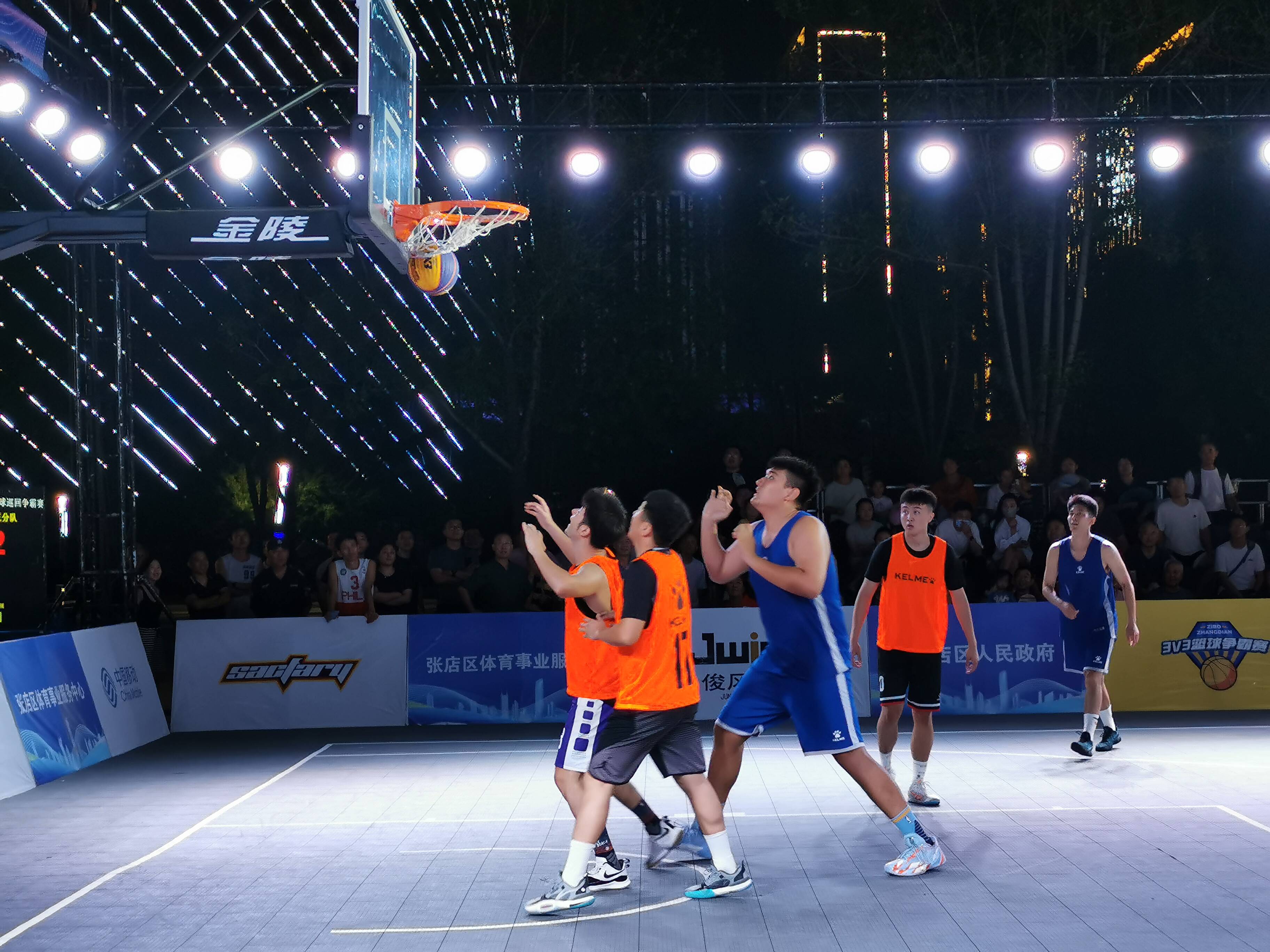 篮球职业赛事中频频出现的争议事件