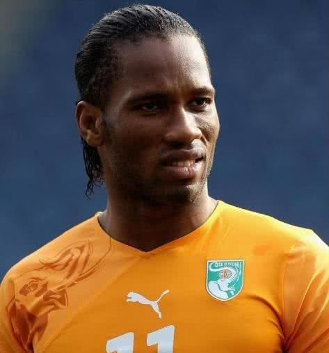 包含甘冈客场战平马赛，累积积分领先优势的词条