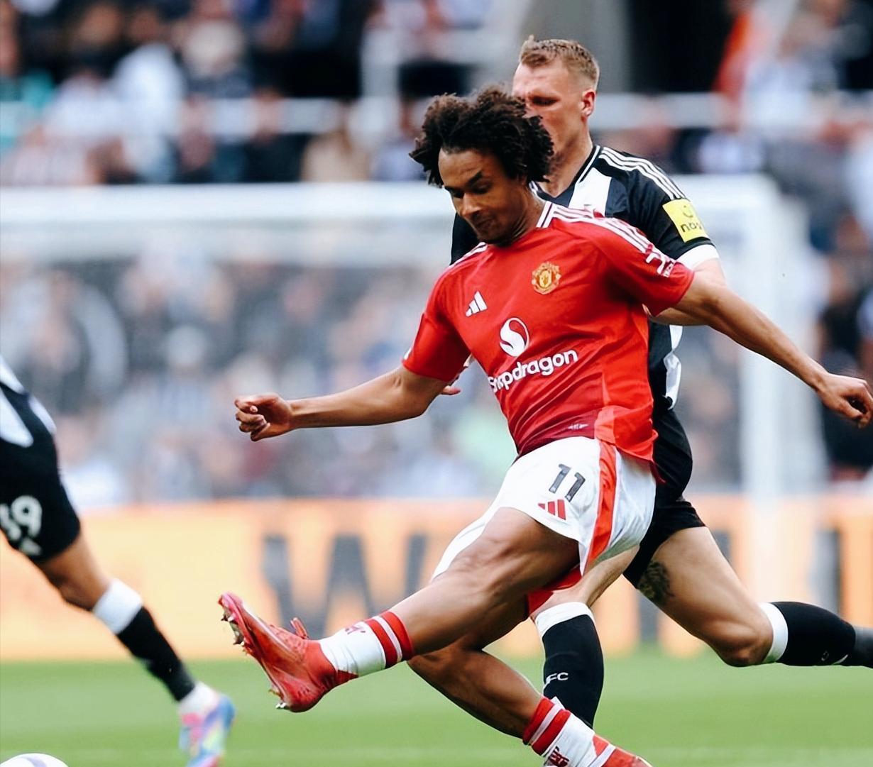 诺维奇客场逼平曼联，斩获关键一分的简单介绍