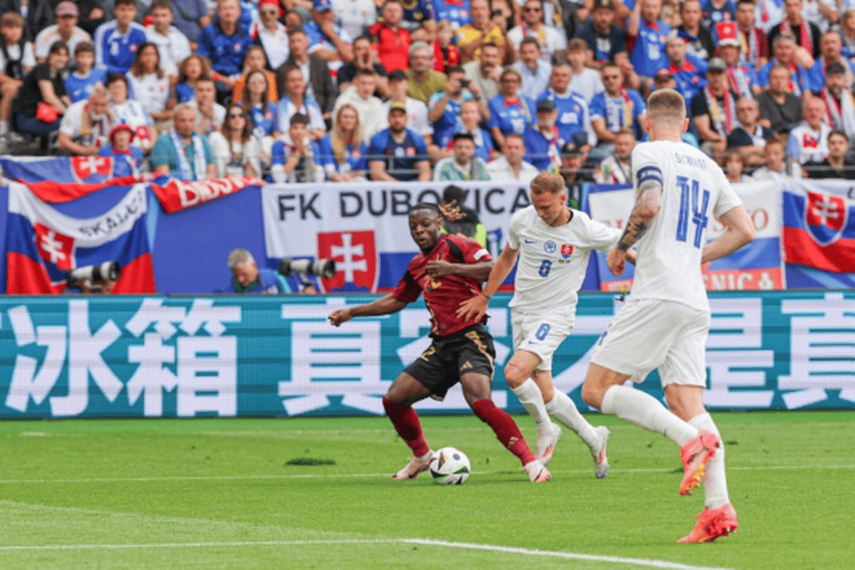 关于斯洛文尼亚队员备战欧洲足球杯的信息 关于斯洛文尼亚队员备战欧洲足球杯的信息