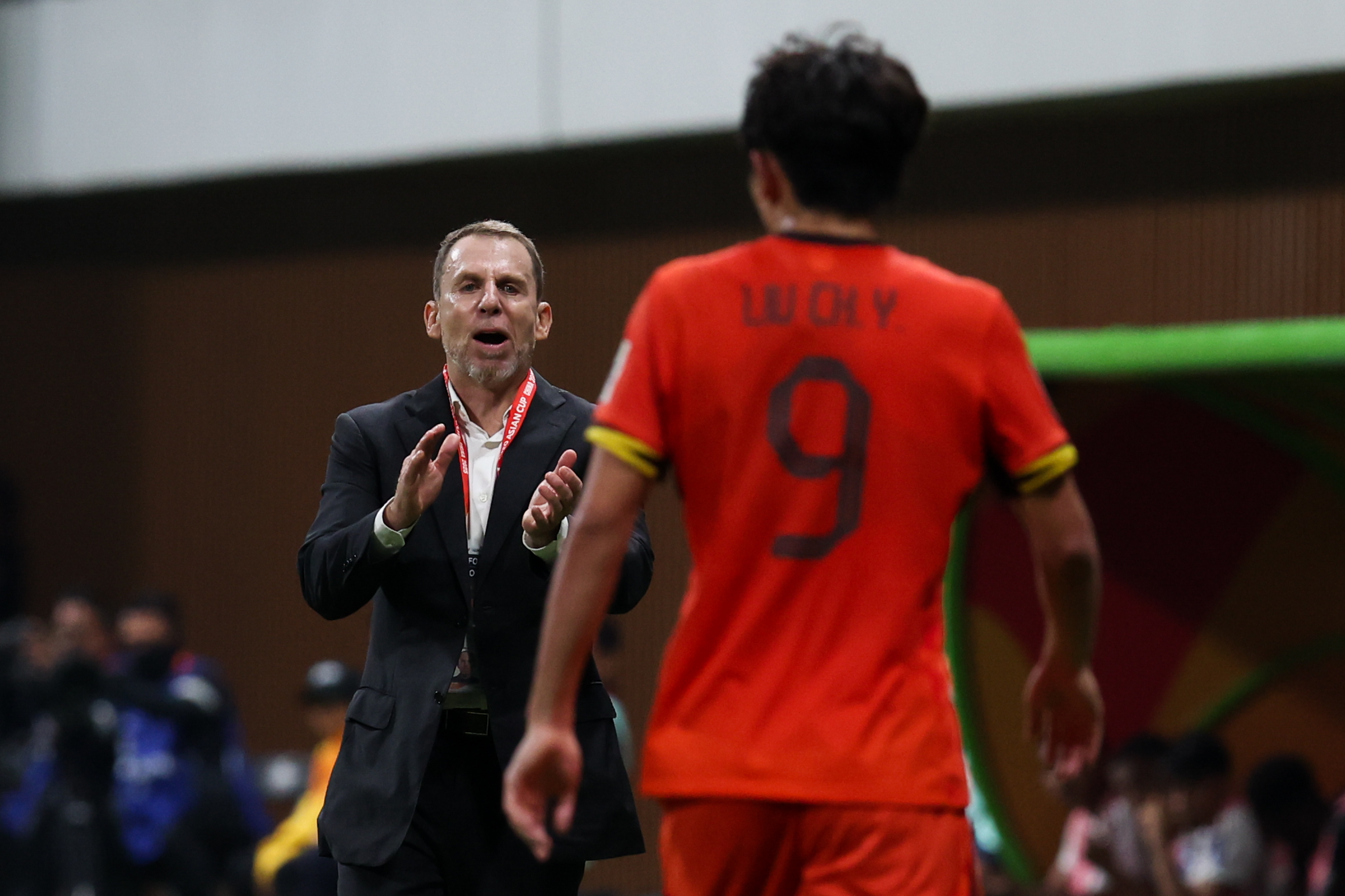 东亚足球明星迎来事业新高峰