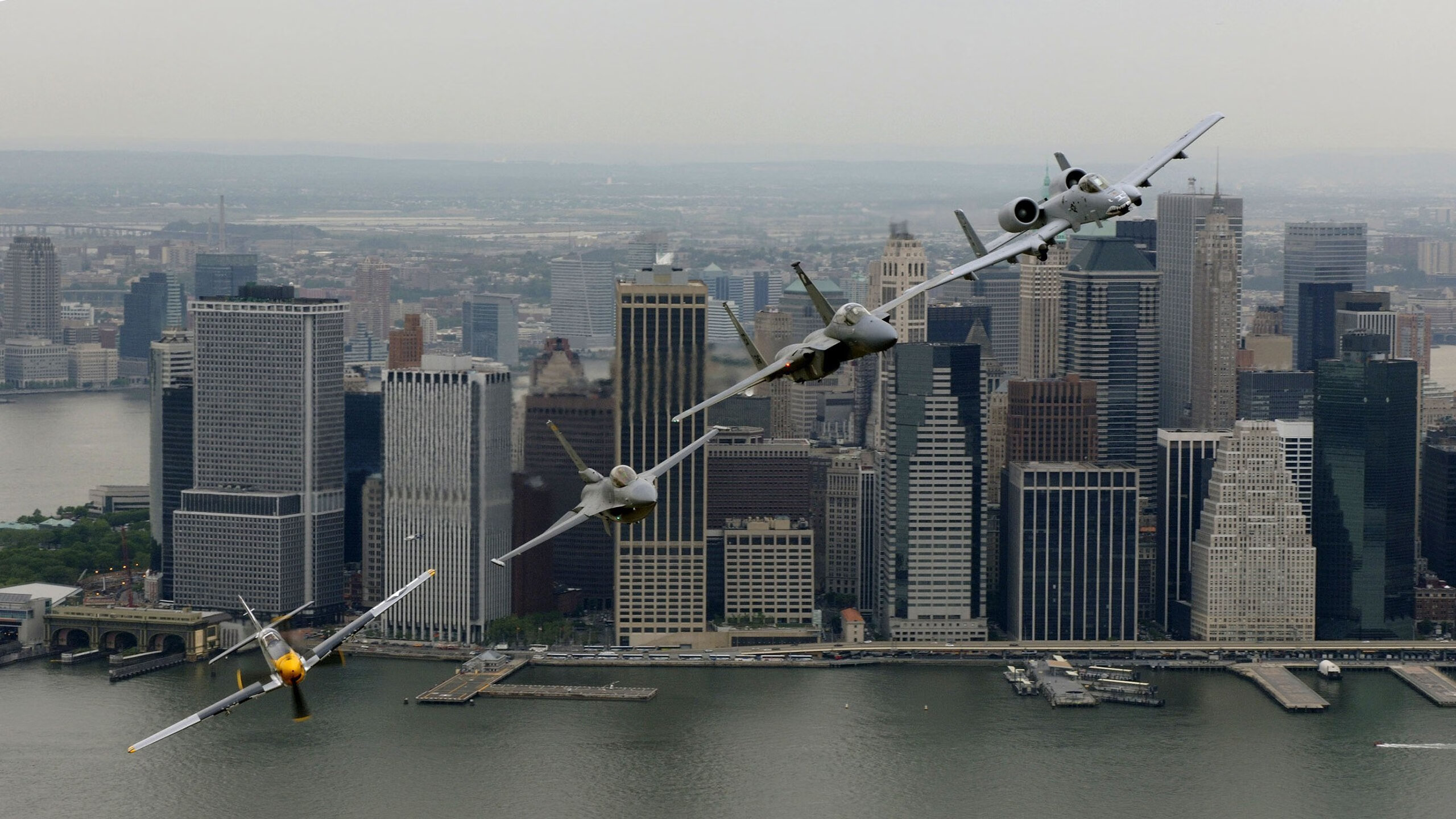 绿茵场与外交场，当格列兹曼的优雅压制遇见喀麦隆的玻利维亚远征